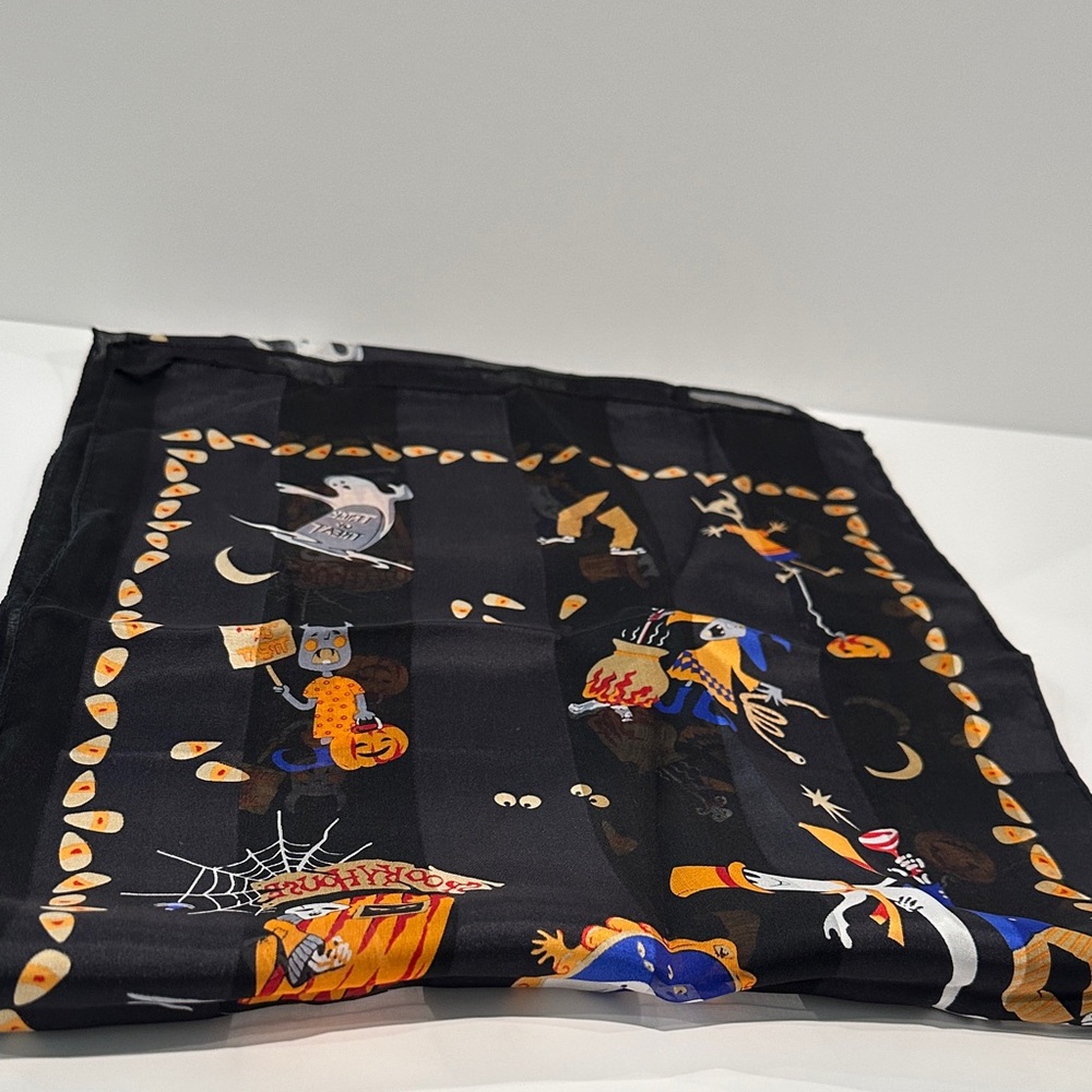 NWOT Cejon Halloween Black & Orange Scarf. Size: L62”x W13” approx.